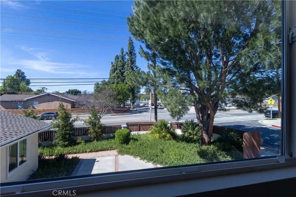 18816 Superior St Northridge, CA 91324