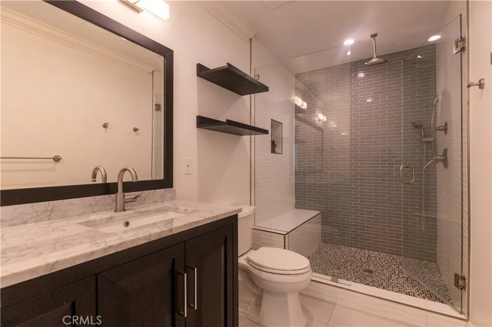 18816 Superior St Northridge, CA 91324