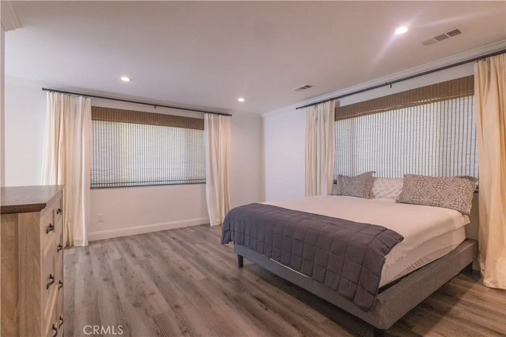 18816 Superior St Northridge, CA 91324