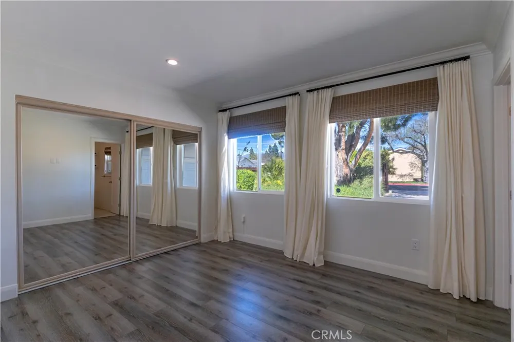 18816 Superior St Northridge, CA 91324