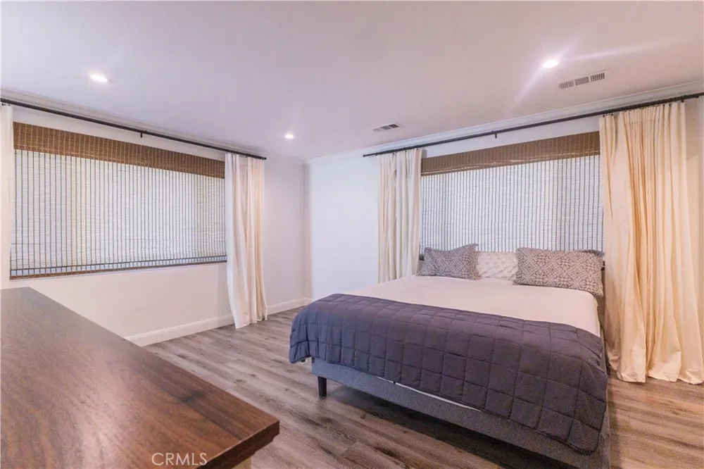 18816 Superior St Northridge, CA 91324