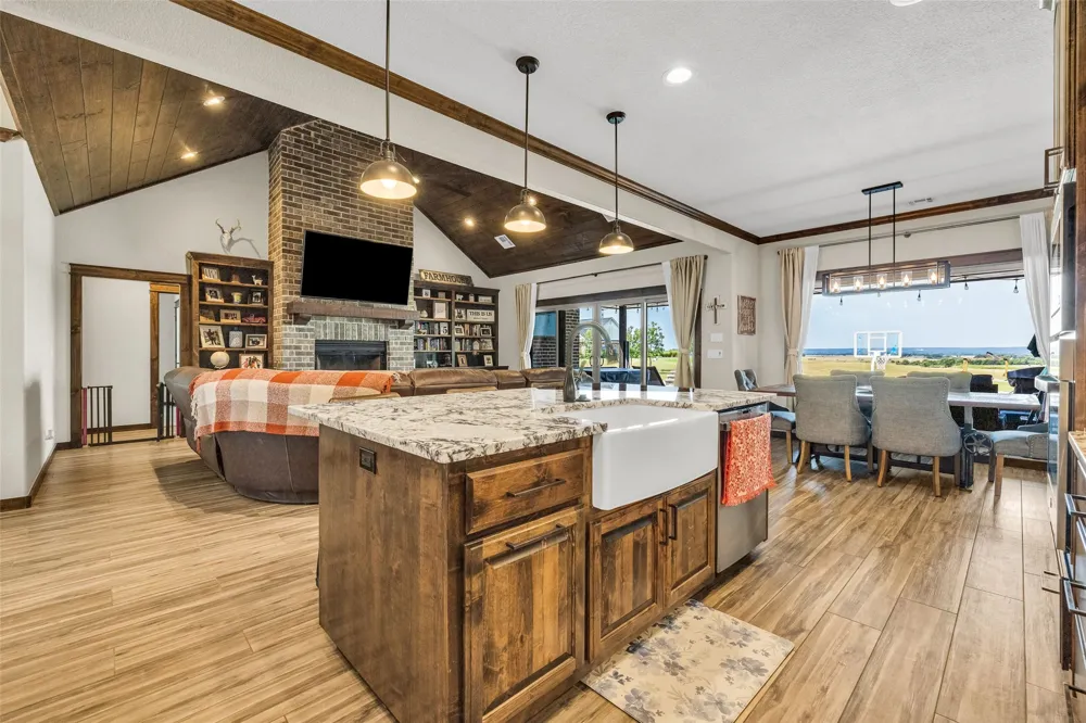 27537 3979 DRIVE Ochelata, OK 74051