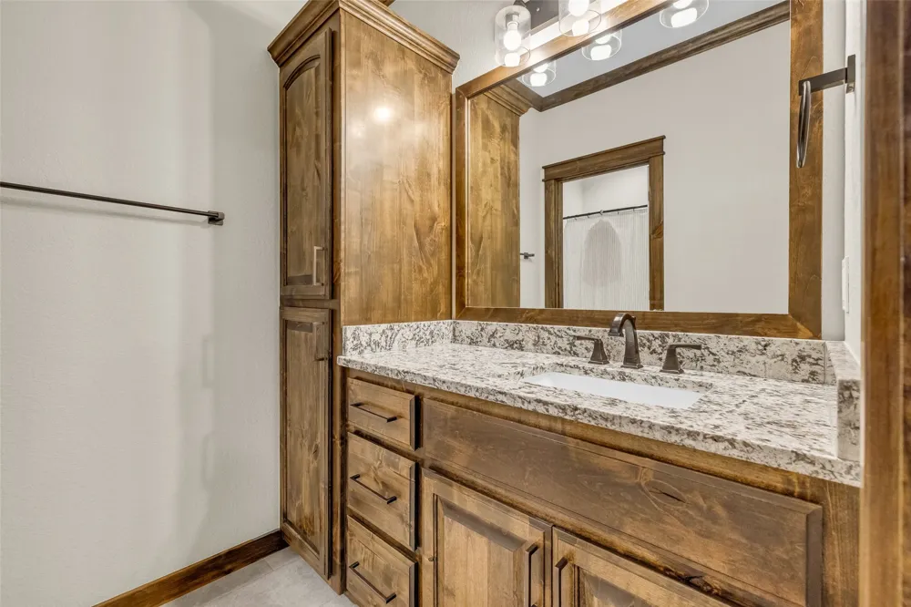 27537 3979 DRIVE Ochelata, OK 74051