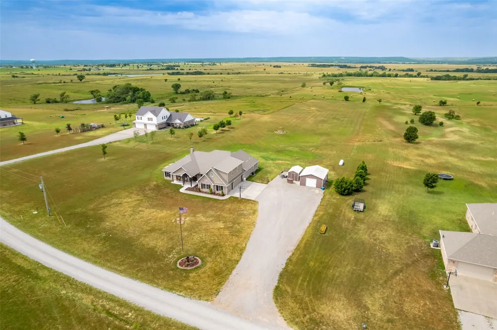27537 3979 DRIVE Ochelata, OK 74051