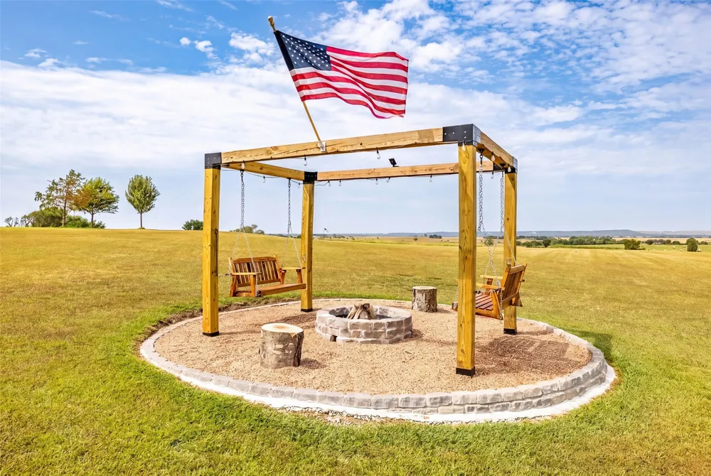 27537 3979 DRIVE Ochelata, OK 74051