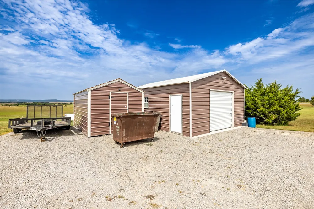27537 3979 DRIVE Ochelata, OK 74051