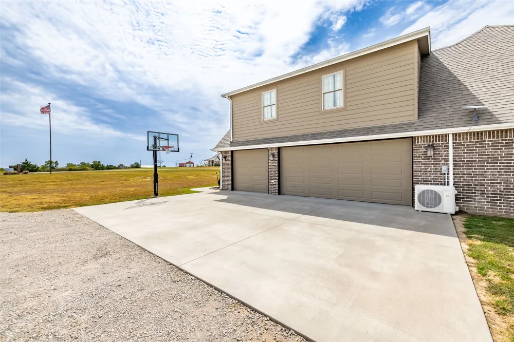 27537 3979 DRIVE Ochelata, OK 74051
