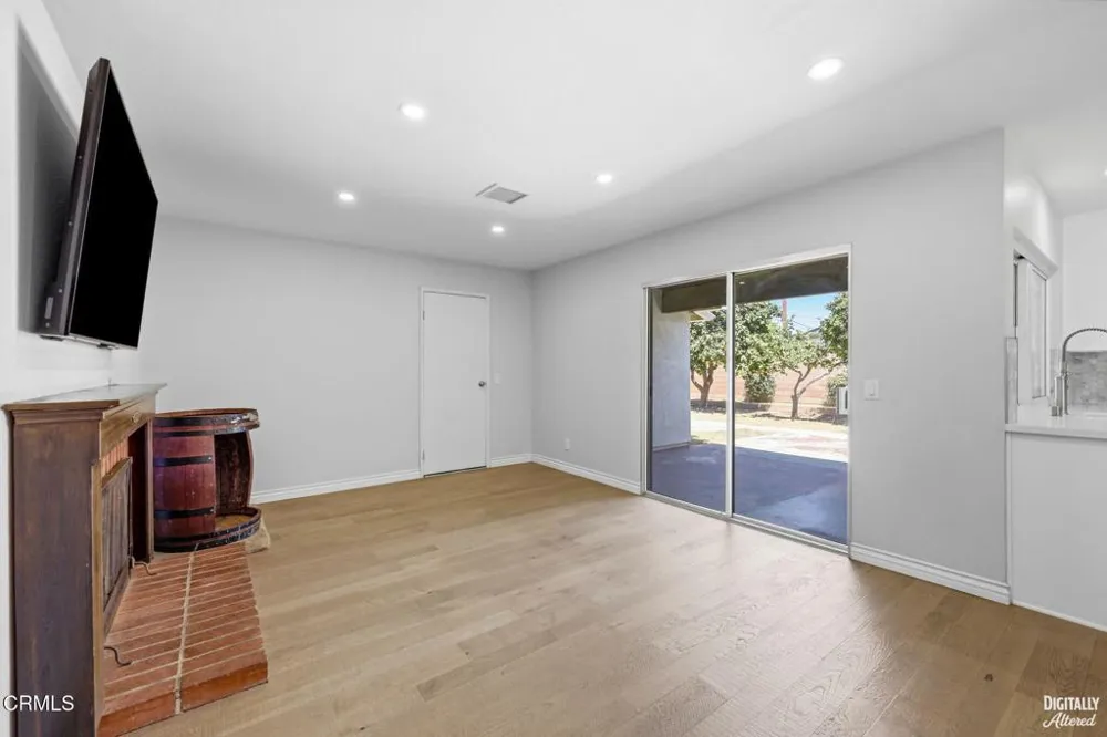 1715 Dewayne Avenue Camarillo, CA 93010