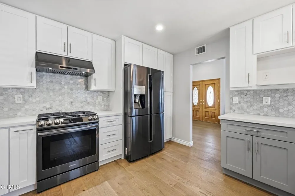 1715 Dewayne Avenue Camarillo, CA 93010