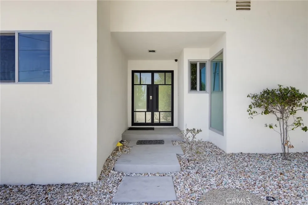 4715 Burgundy Road Woodland Hills, CA 91364