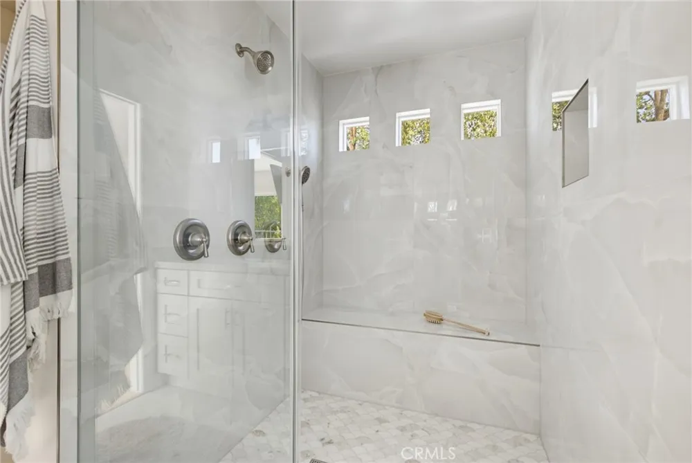 4715 Burgundy Road Woodland Hills, CA 91364