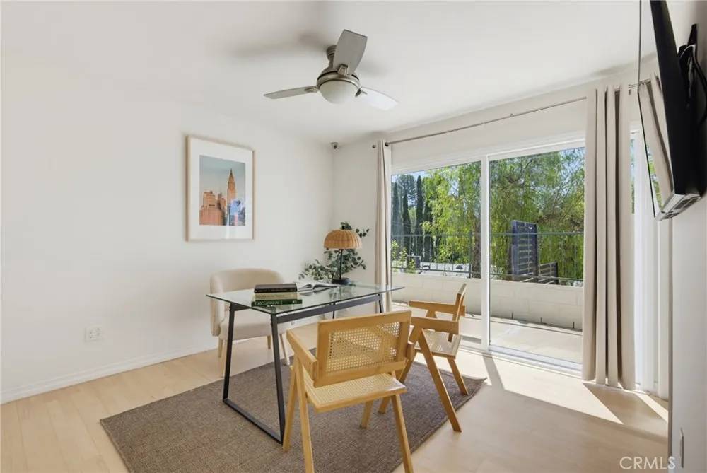 4715 Burgundy Road Woodland Hills, CA 91364