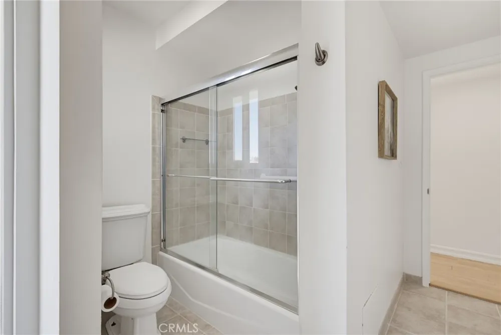 4715 Burgundy Road Woodland Hills, CA 91364