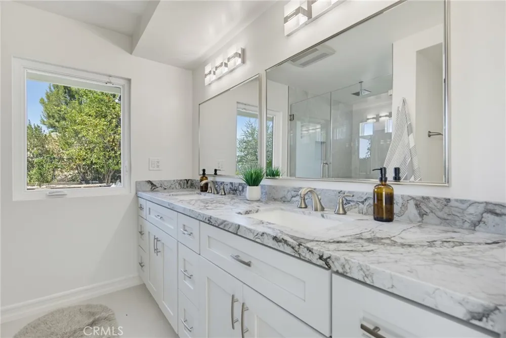 4715 Burgundy Road Woodland Hills, CA 91364