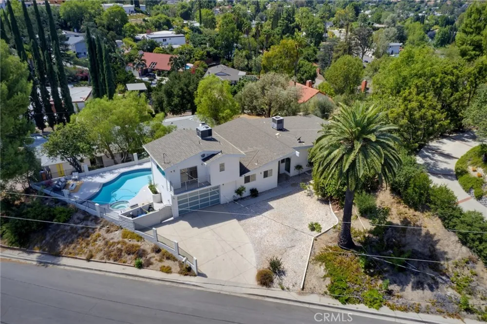 4715 Burgundy Road Woodland Hills, CA 91364