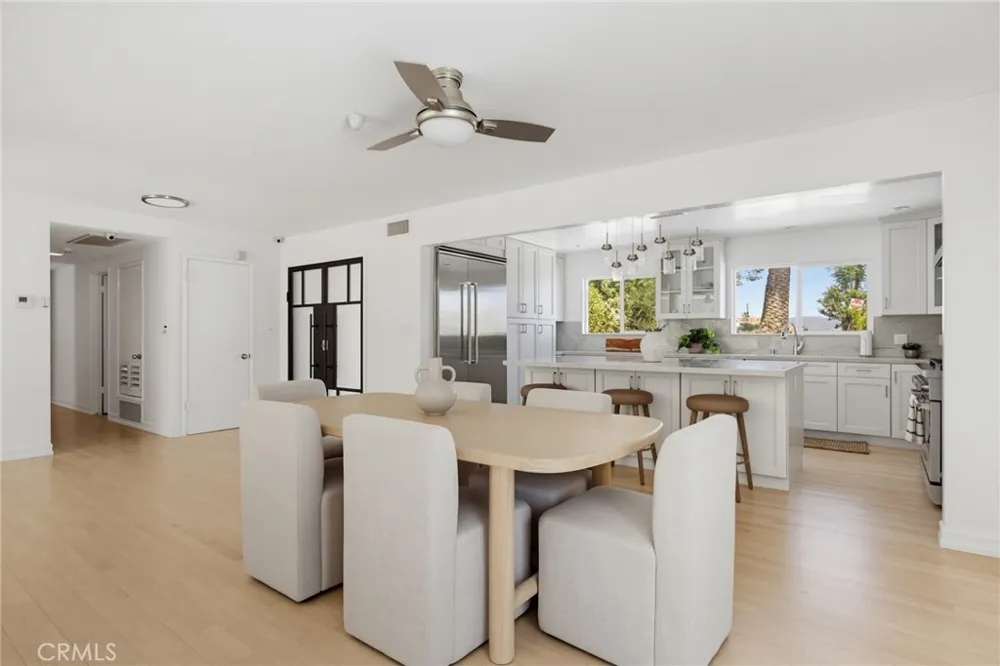 4715 Burgundy Road Woodland Hills, CA 91364