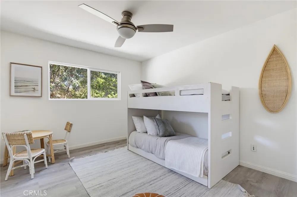 4715 Burgundy Road Woodland Hills, CA 91364