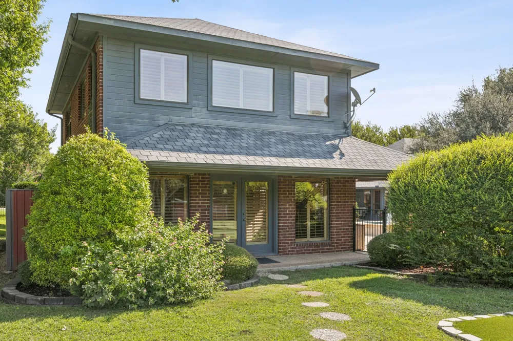 201 Oakwood Drive Lancaster, TX 75146