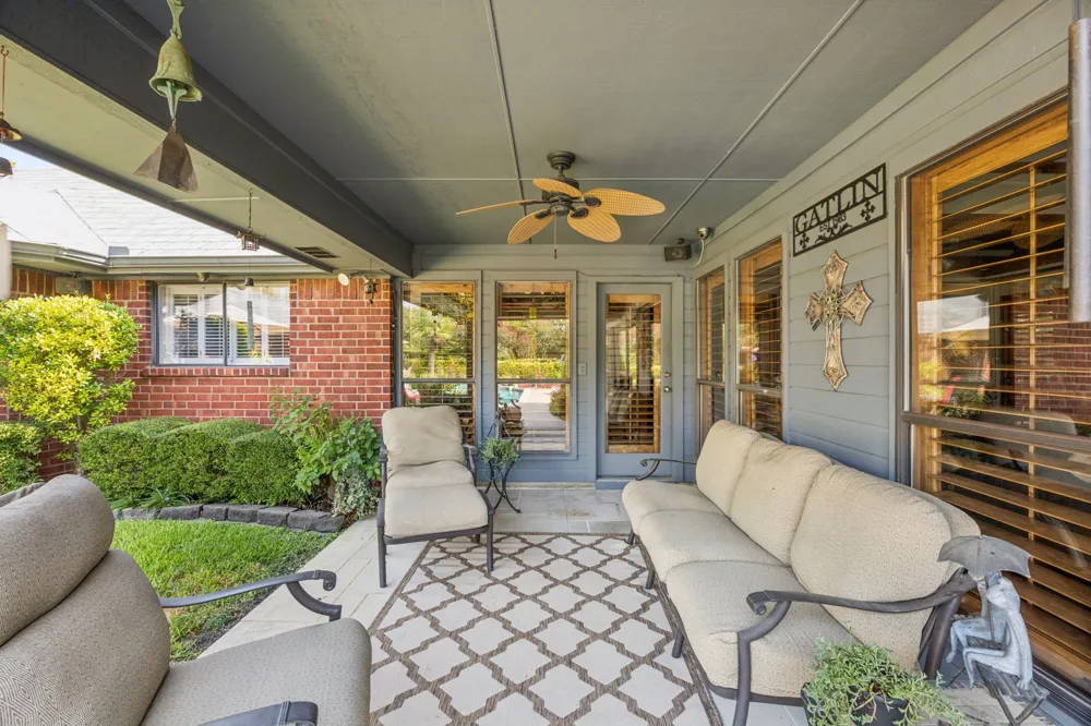 201 Oakwood Drive Lancaster, TX 75146