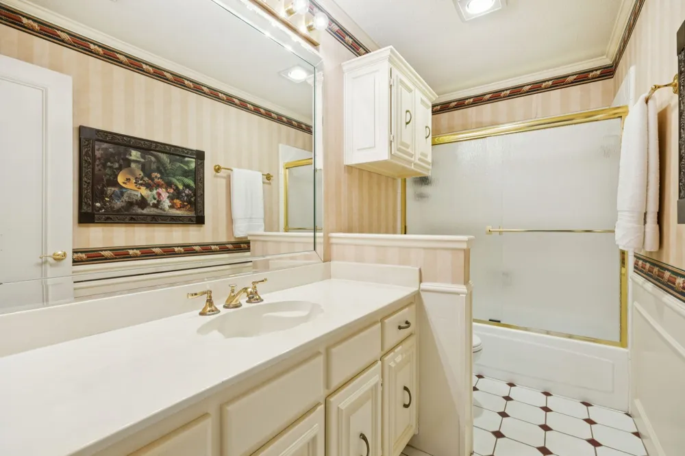 201 Oakwood Drive Lancaster, TX 75146