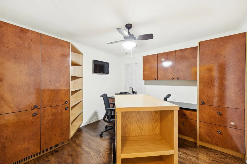 201 Oakwood Drive Lancaster, TX 75146