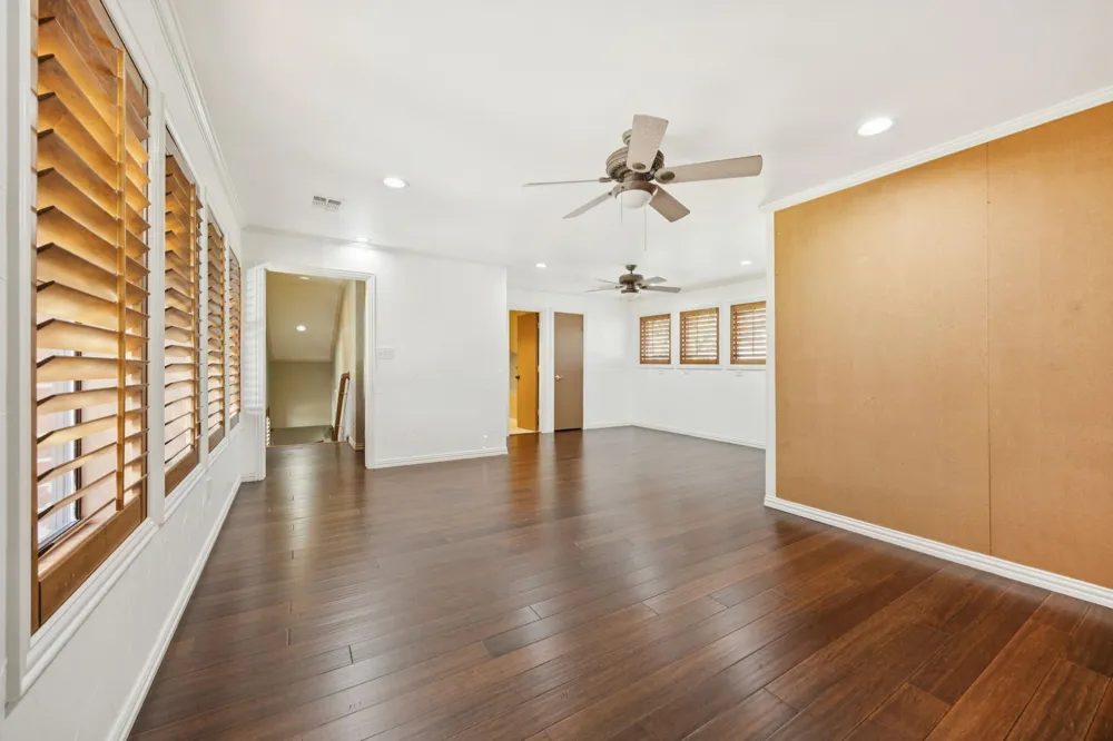 201 Oakwood Drive Lancaster, TX 75146