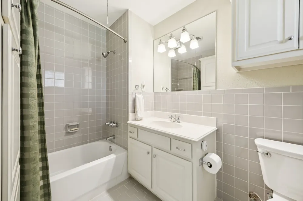 137 Southwood Drive Lancaster, TX 75146