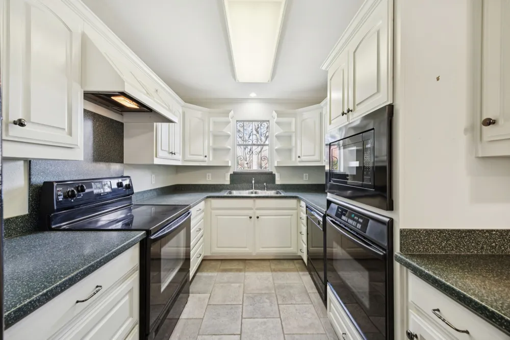 137 Southwood Drive Lancaster, TX 75146