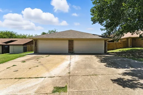 6905 W Cleburne Road