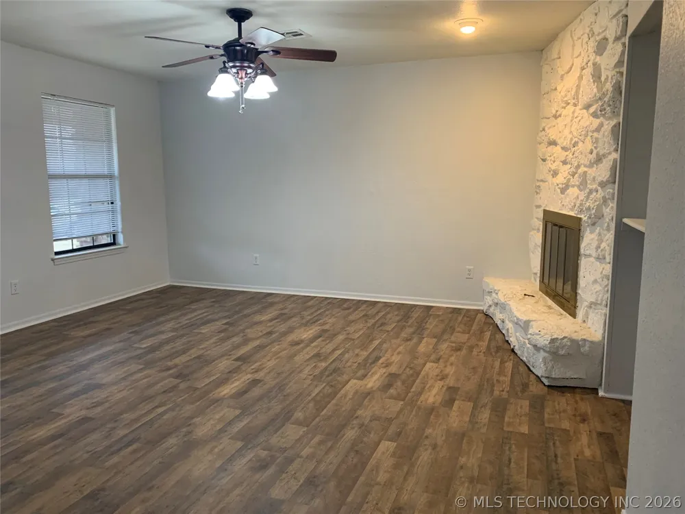 105 E 21st Street Owasso, OK 74055