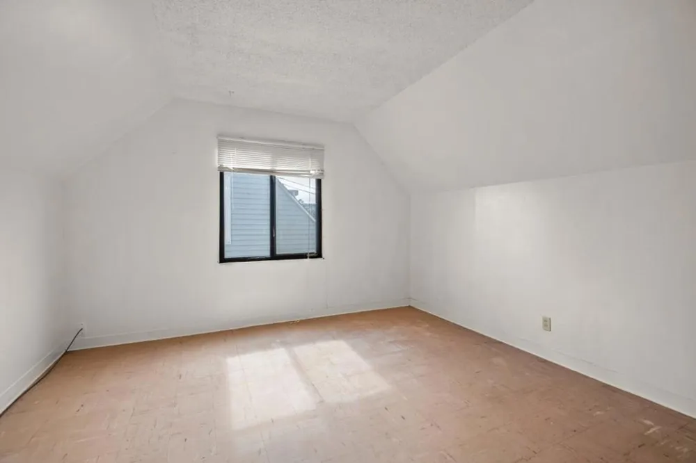 22 Sonora Avenue South San Francisco, CA 94080