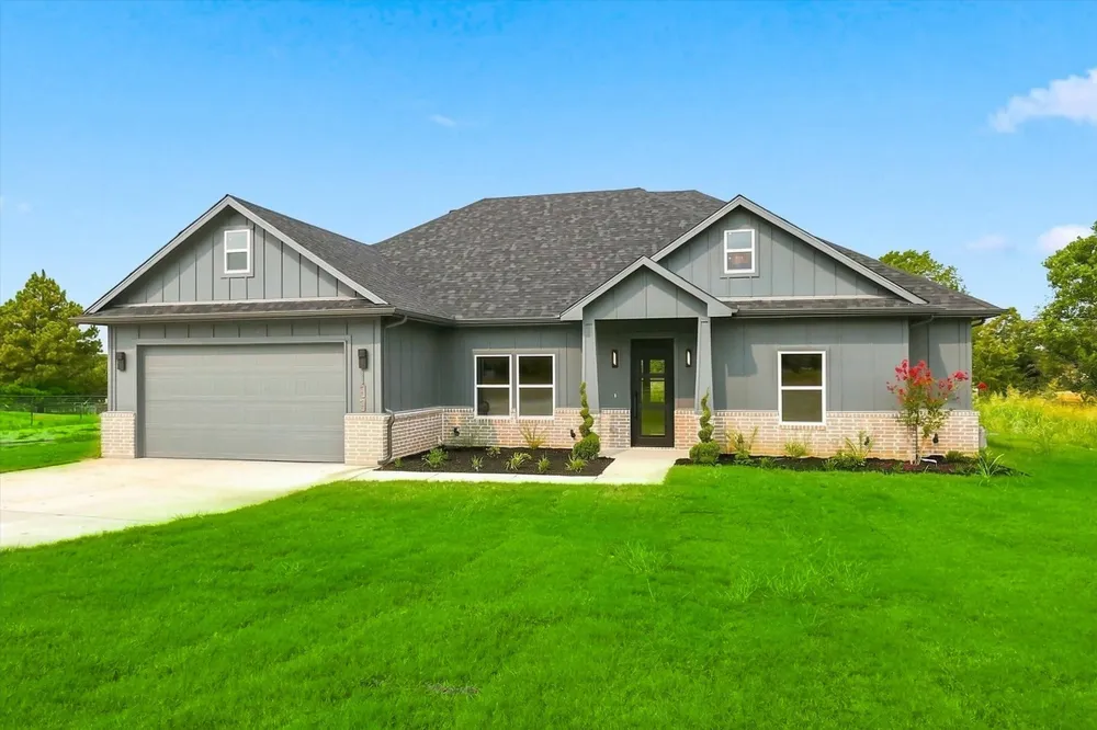 133 CR 4865 Azle, TX 76020