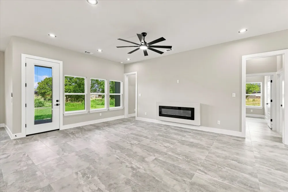 133 CR 4865 Azle, TX 76020