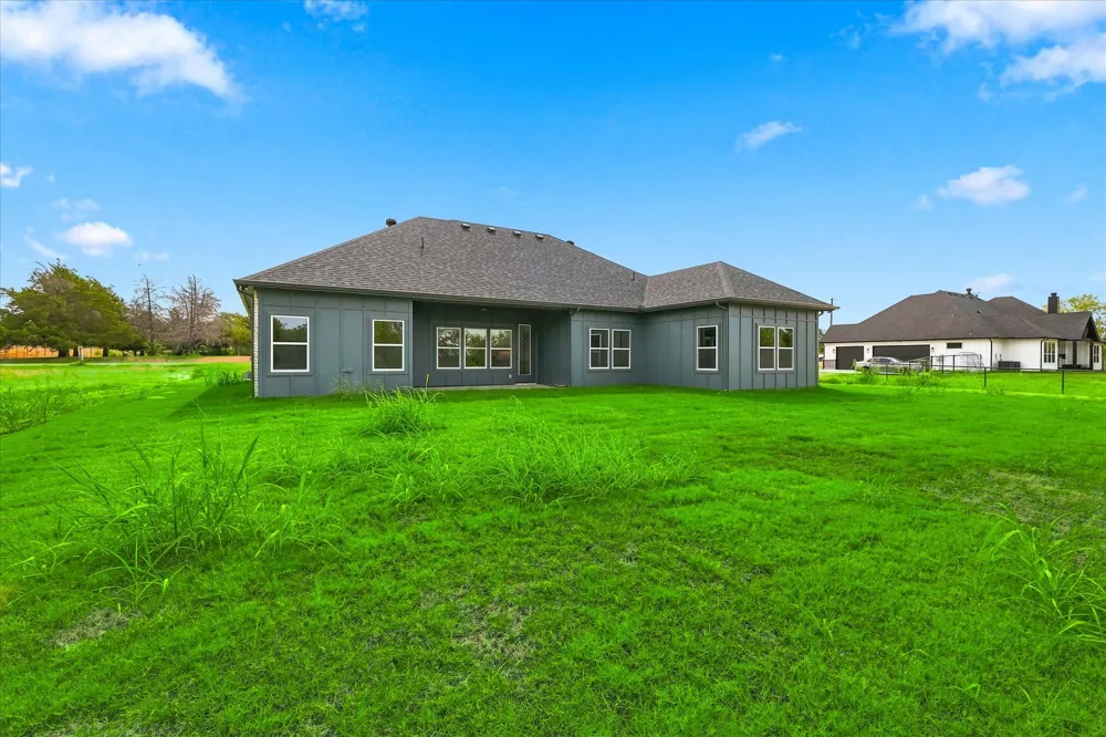 133 CR 4865 Azle, TX 76020