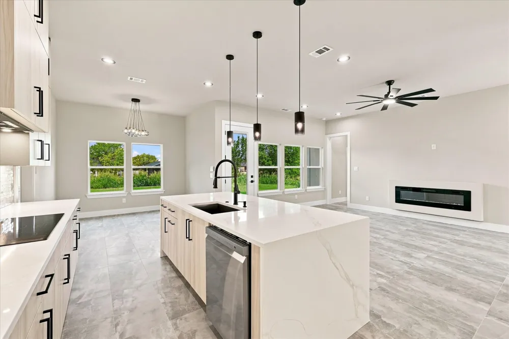 133 CR 4865 Azle, TX 76020