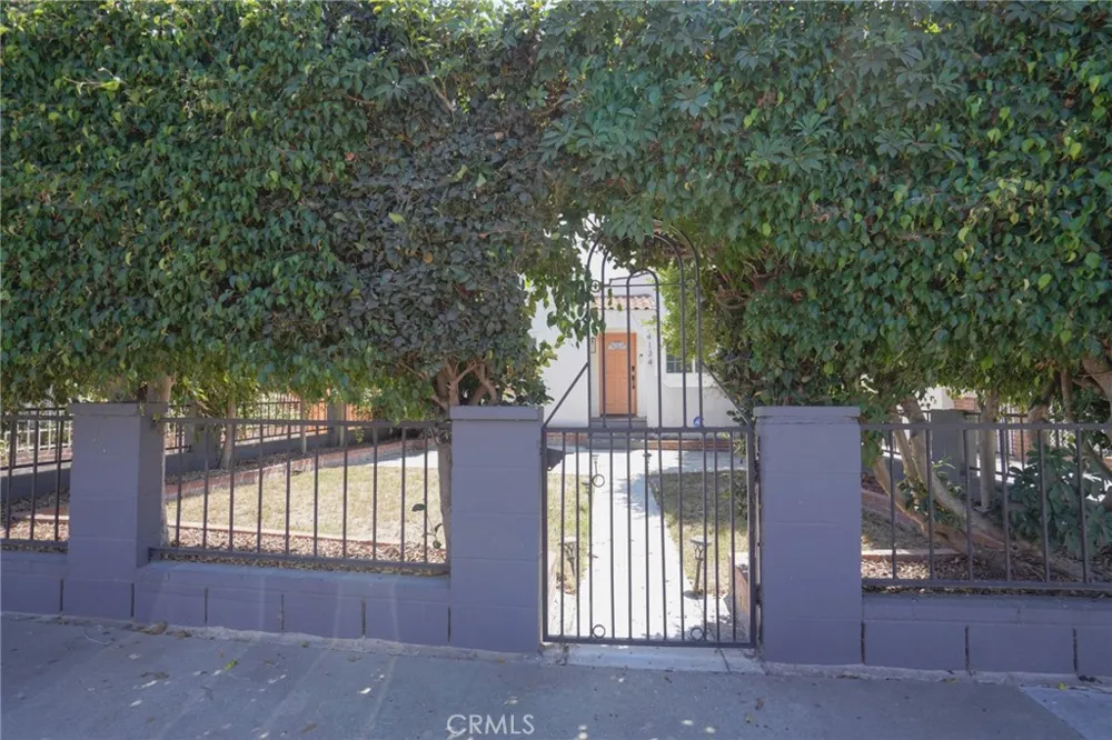 4134 W 107th Inglewood, CA 90304