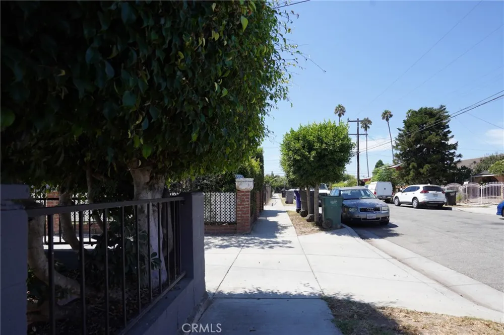4134 W 107th Inglewood, CA 90304