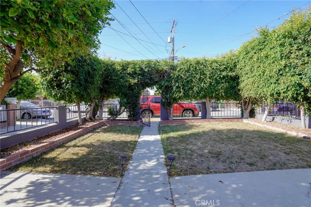 4134 W 107th Inglewood, CA 90304