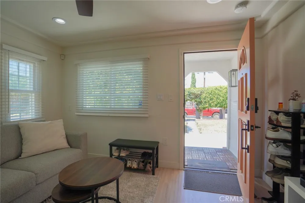 4134 W 107th Inglewood, CA 90304