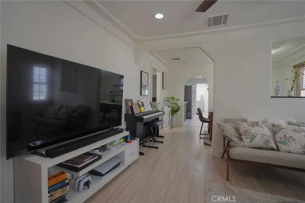 4134 W 107th Inglewood, CA 90304
