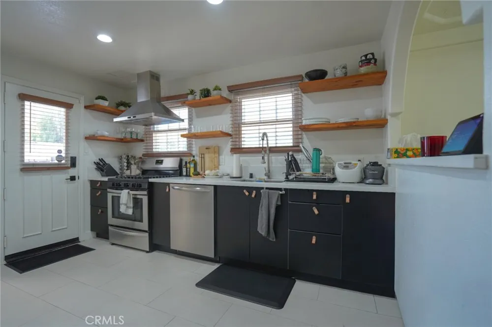 4134 W 107th Inglewood, CA 90304