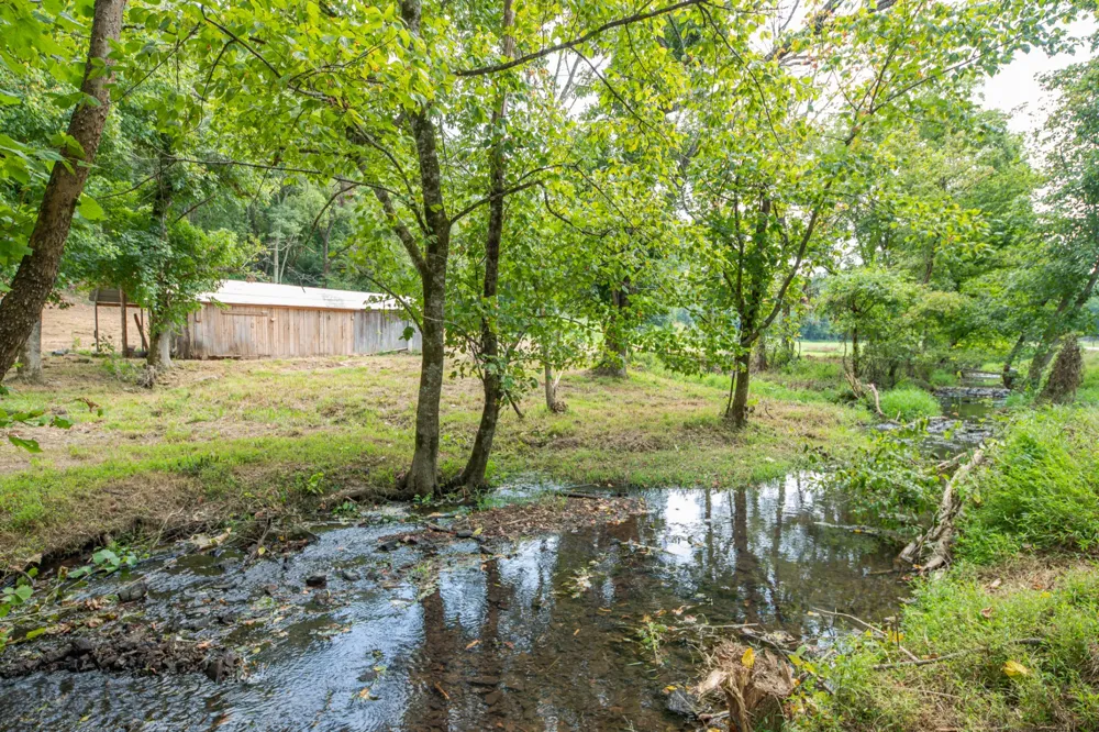 5049 Miller Lake Rd Culleoka, TN 38451