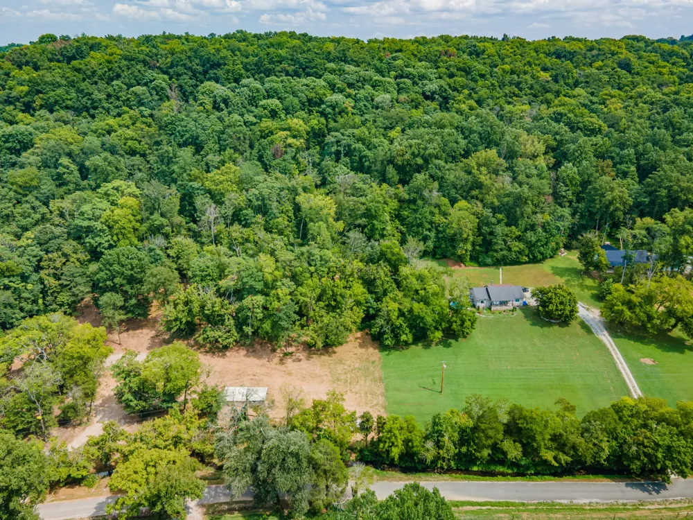 5049 Miller Lake Rd Culleoka, TN 38451