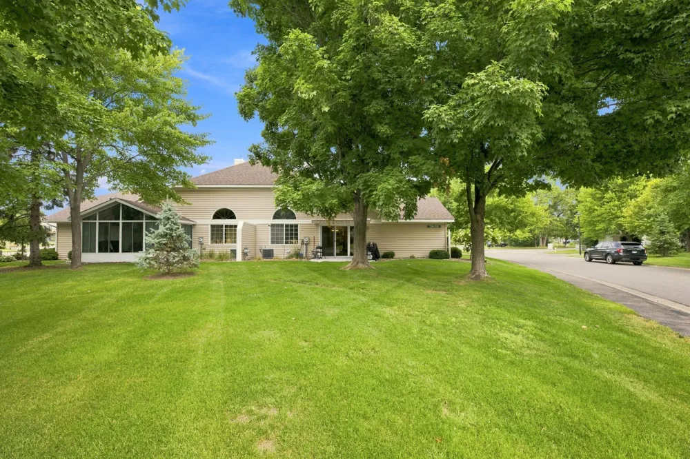 724 85th Lane NW Coon Rapids, MN 55433