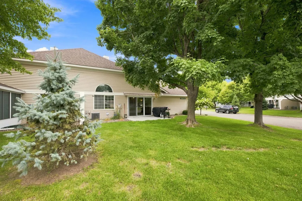 724 85th Lane NW Coon Rapids, MN 55433