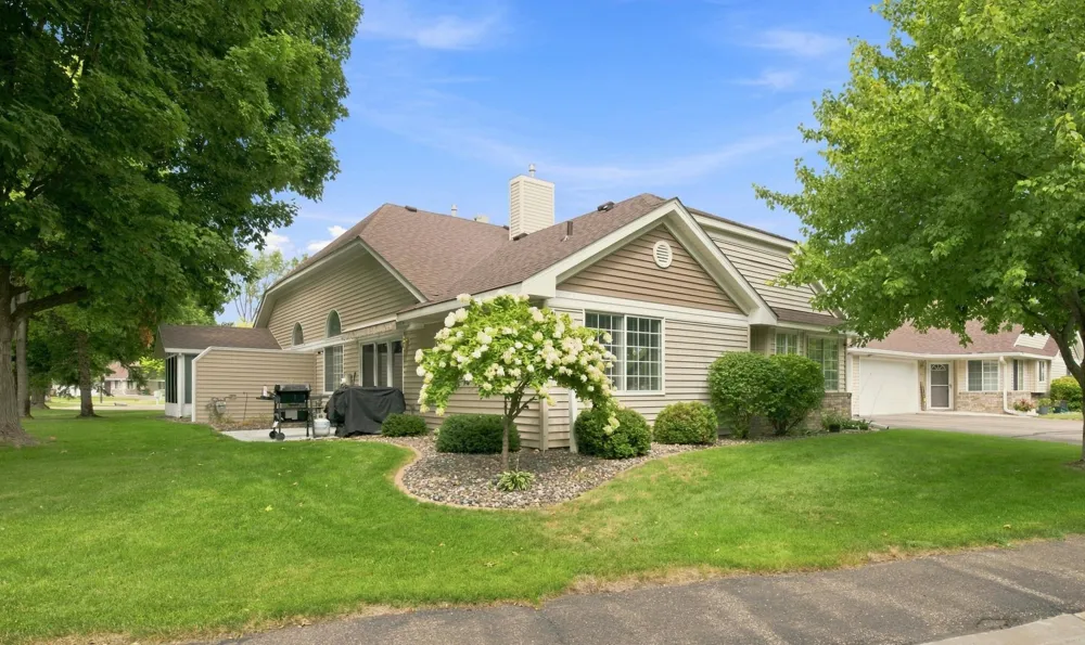 724 85th Lane NW Coon Rapids, MN 55433