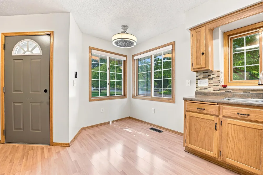 724 85th Lane NW Coon Rapids, MN 55433