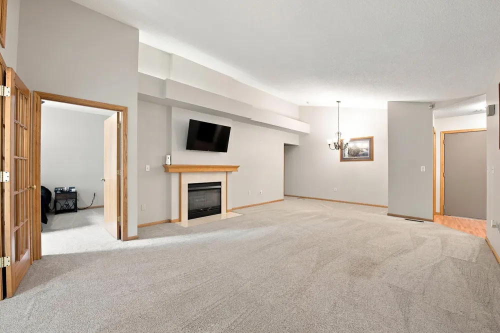 724 85th Lane NW Coon Rapids, MN 55433