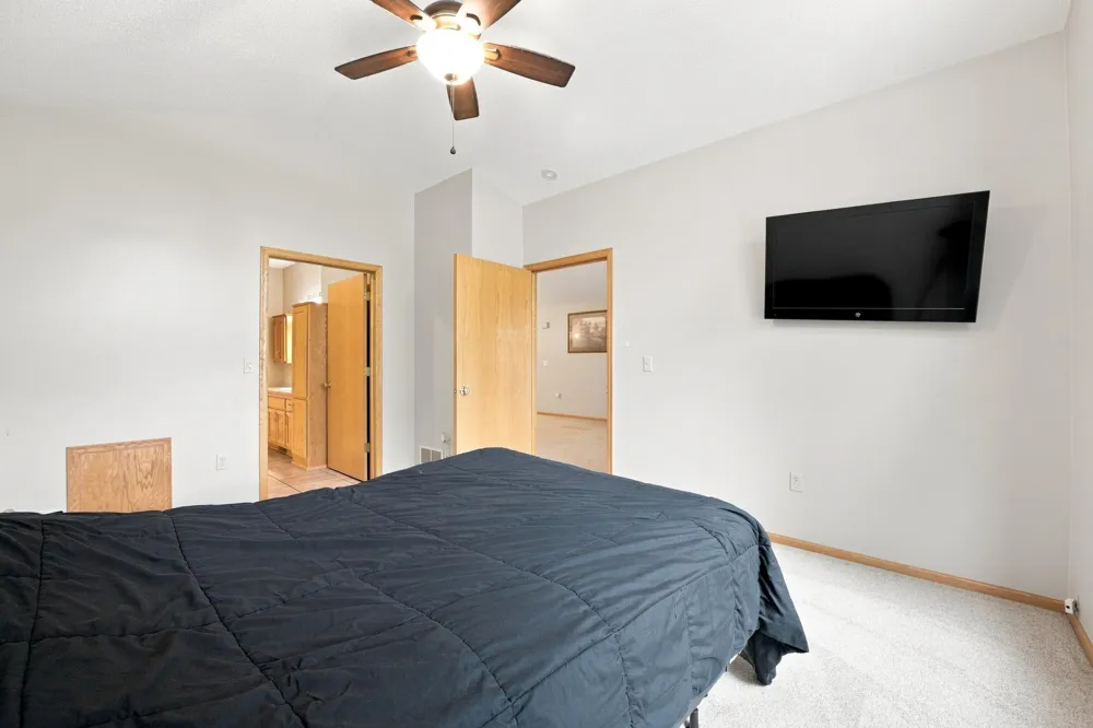 724 85th Lane NW Coon Rapids, MN 55433