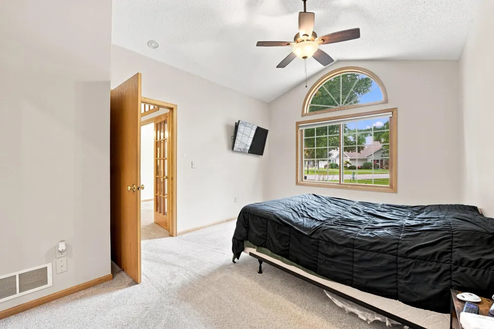 724 85th Lane NW Coon Rapids, MN 55433